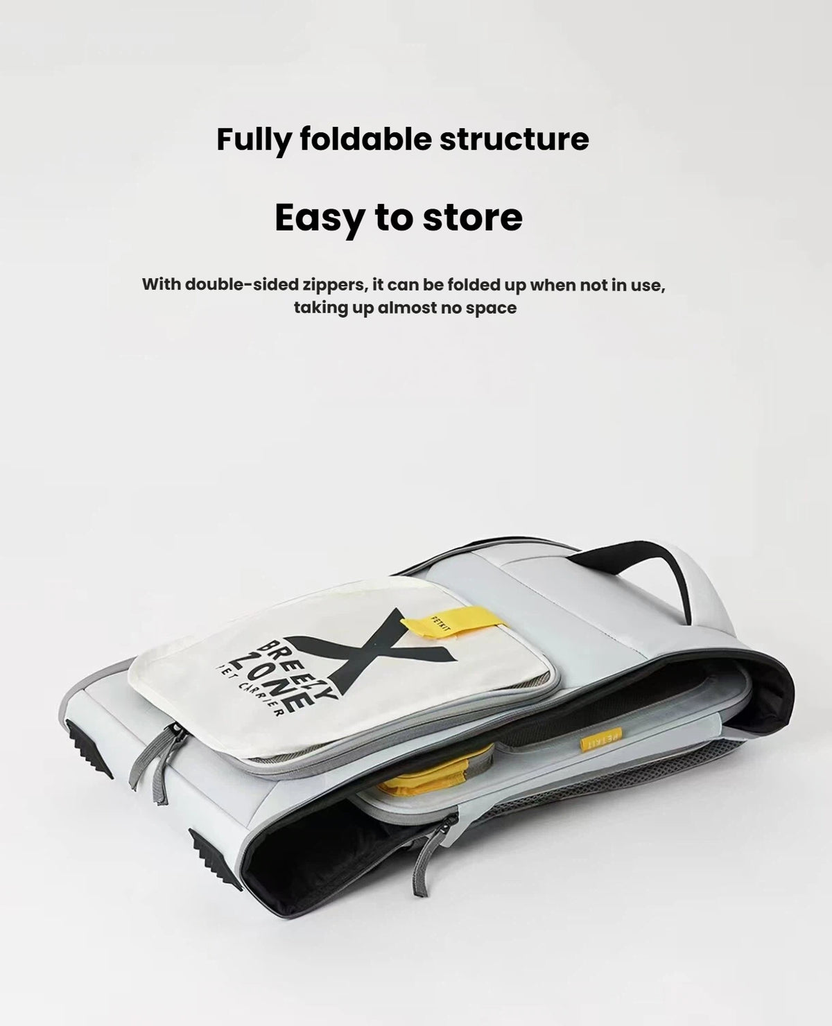 보관을 위해 납작하게 접은 PETKIT 고양이 캐리어