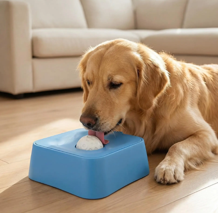 Hipidog Silicone Non-Slip Dog Lick Mat – Treat-Dispensing Slow Feeder Toy