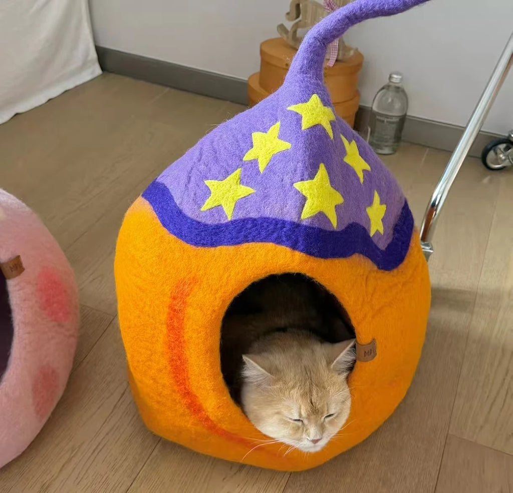 Coni Life Premium Wool Felt Cat Cave Bed - Large Enclosed Cozy Cat House Gift Set