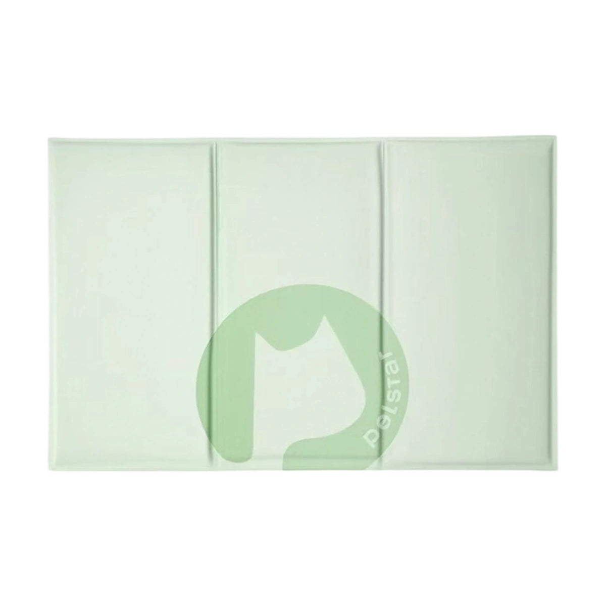 折り目が3本の大きいグリーンのマット