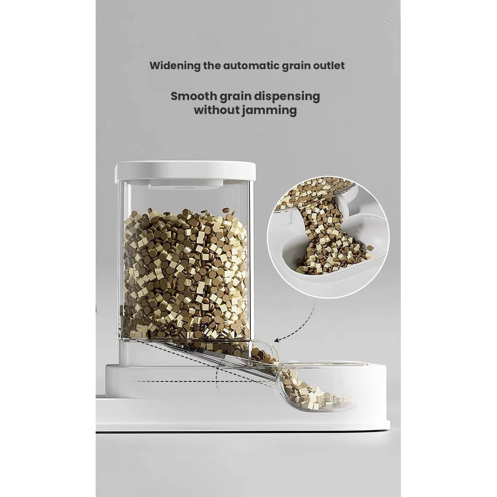 Dry food falling from BNBNO feeder hopper
