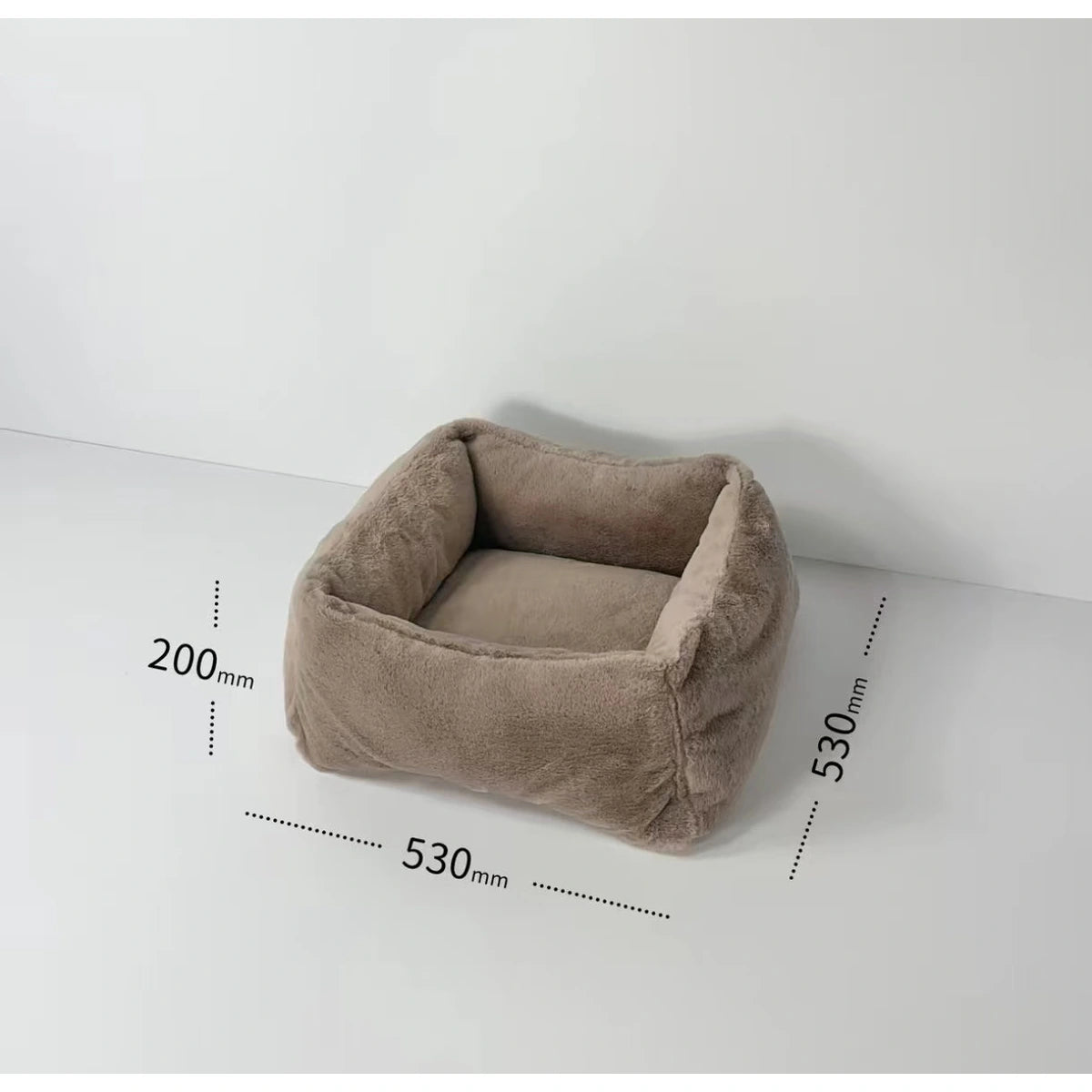 inFluffy square pet bed dimension guide showing 530 × 530 × 200 mm