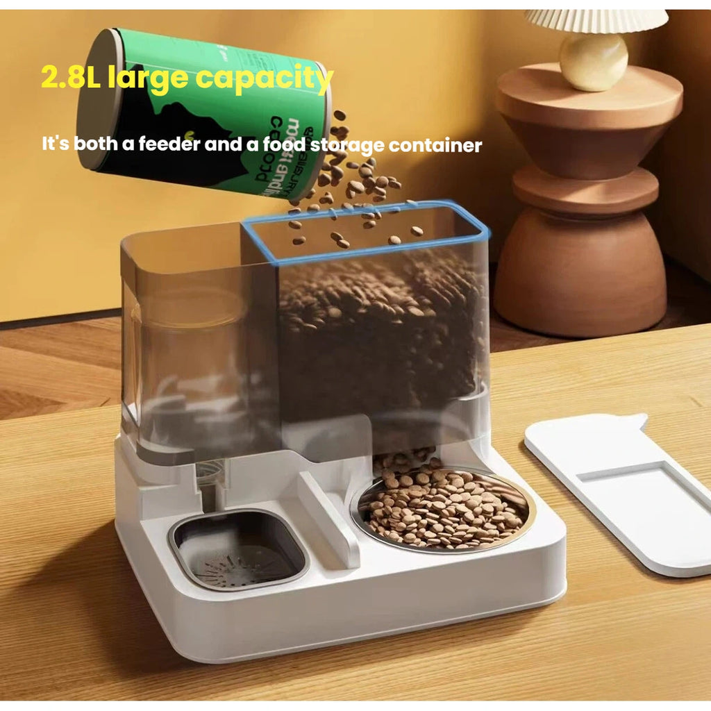 Two-point-eight-litre dry-food compartment in the gravity pet station