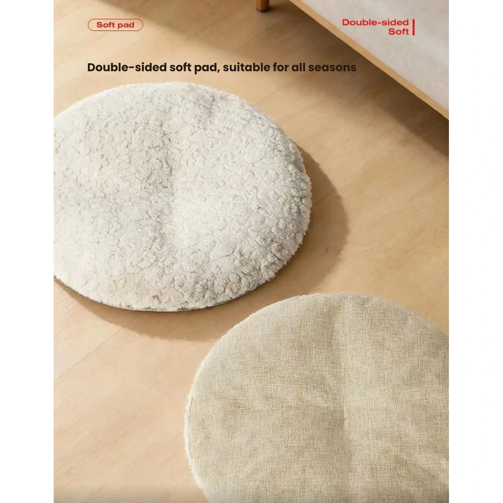 Close-up of the removable soft perch insert